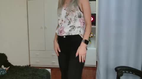 KristineAmore online show from 10/16/25, 08:37