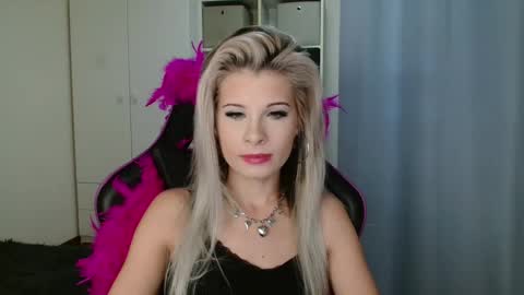 KristineAmore online show from 10/21/25, 06:25