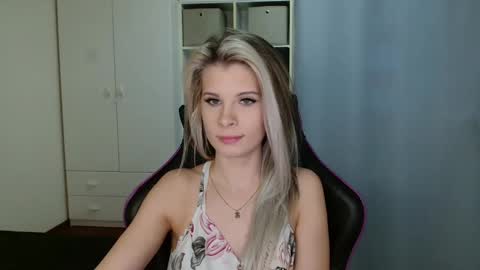 KristineAmore online show from 03/05/26, 07:37