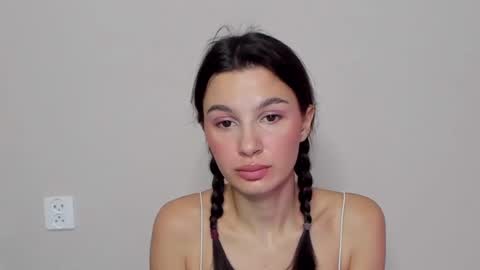 Snapshot of kristinesmith chatting on 03/12/25, 05:13 Kristi online show from 03/12/25, 05:13