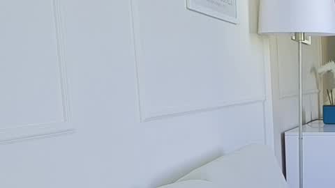 Snapshot of kristinesmith chatting on 10/06/25, 04:54 Kristi online show from 10/06/25, 04:54