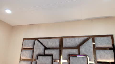 Snapshot of kristtal_key chatting on 10/15/25, 10:15 Kristtal online show from 10/15/25, 10:15