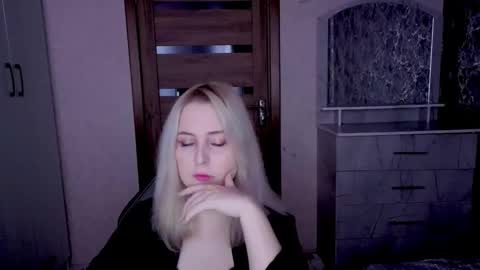 Kristy online show from 04/12/26, 09:09