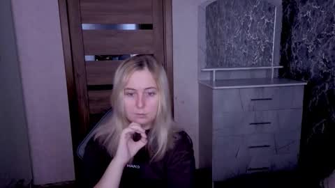 Kristy online show from 05/25/26, 01:44