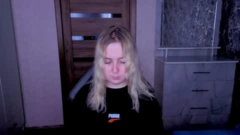 Snapshot of kristy_fran chatting on 06/18/26, 07:07 Kristy online show from 06/18/26, 07:07
