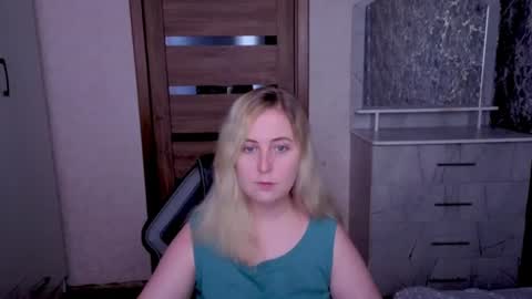 Snapshot of kristy_fran chatting on 06/29/26, 05:03 Kristy online show from 06/29/26, 05:03