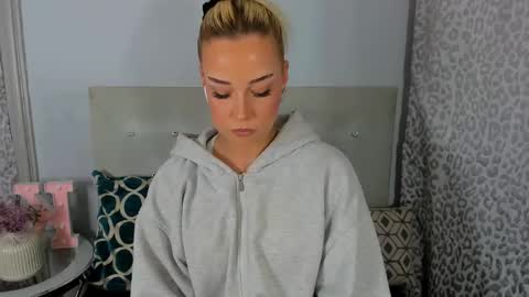 KristyFlowers online show from 05/20/26, 03:40