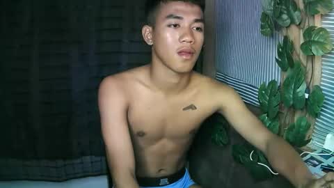 Snapshot of kritthanarkorn chatting on 10/18/25, 07:03 kritthanarkorn online show from 10/18/25, 07:03