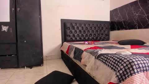 krixty online show from 10/30/25, 07:25