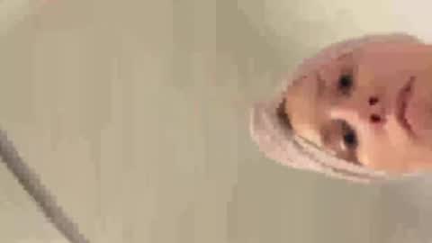 Snapshot of kryptiq0ne chatting on 12/17/24, 10:43 Kryptiq online show from 12/17/24, 10:43