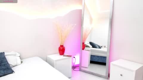 Krystal online show from 10/01/25, 04:18