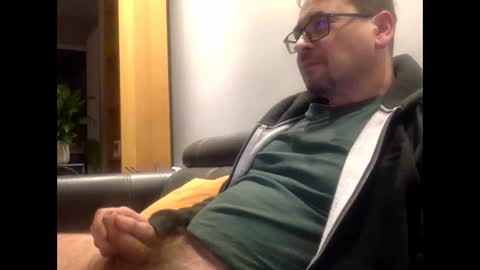 Snapshot of krzysztof1977 chatting on 12/14/24, 10:18 krzysztof1977 online show from 12/14/24, 10:18