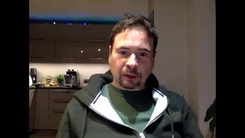 Snapshot of krzysztof1977 chatting on 01/20/25, 08:50 krzysztof1977 online show from 01/20/25, 08:50