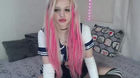 Emilia online show from 02/11/25, 07:05