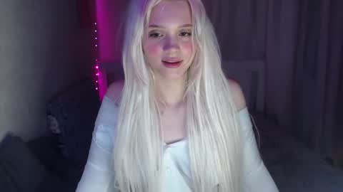 Emilia online show from 03/08/25, 02:23