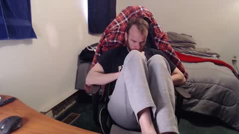 Snapshot of kuggy570 chatting on 01/04/25, 02:46 Kuggy online show from 01/04/25, 02:46