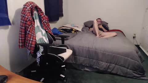 Snapshot of kuggy570 chatting on 01/19/25, 01:00 Kuggy online show from 01/19/25, 01:00