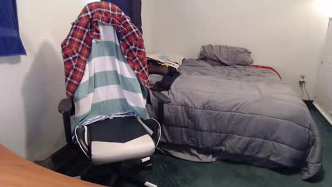 Snapshot of kuggy570 chatting on 01/27/25, 03:39 Kuggy online show from 01/27/25, 03:39