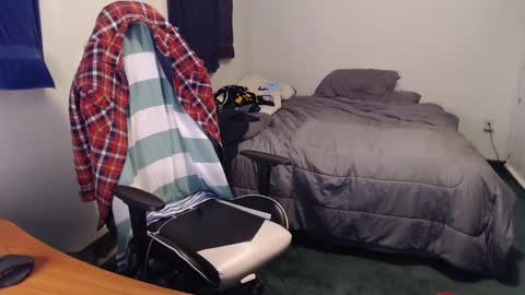 Snapshot of kuggy570 chatting on 02/11/25, 11:12 Kuggy online show from 02/11/25, 11:12