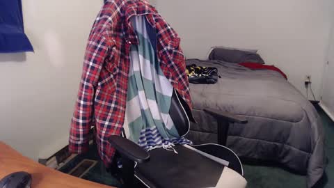 Snapshot of kuggy570 chatting on 02/26/25, 11:26 Kuggy online show from 02/26/25, 11:26