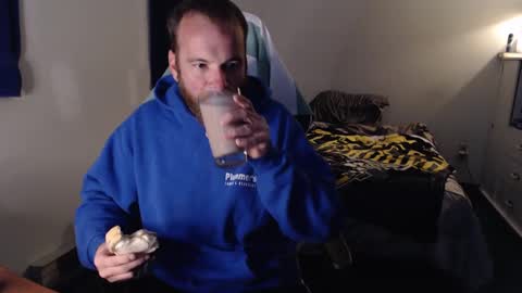 Snapshot of kuggy570 chatting on 09/10/25, 12:32 Kuggy online show from 09/10/25, 12:32