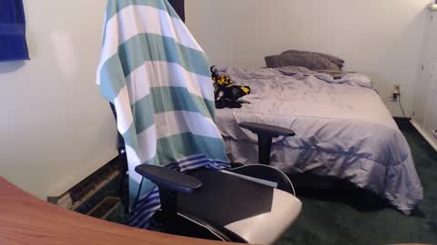 Snapshot of kuggy570 chatting on 09/30/25, 10:15 Kuggy online show from 09/30/25, 10:15