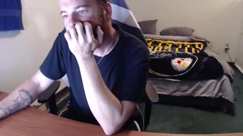 Snapshot of kuggy570 chatting on 10/13/25, 01:44 Kuggy online show from 10/13/25, 01:44