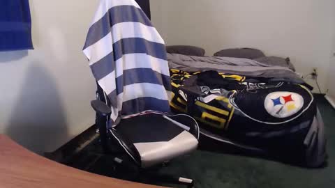 Snapshot of kuggy570 chatting on 10/23/25, 08:18 Kuggy online show from 10/23/25, 08:18