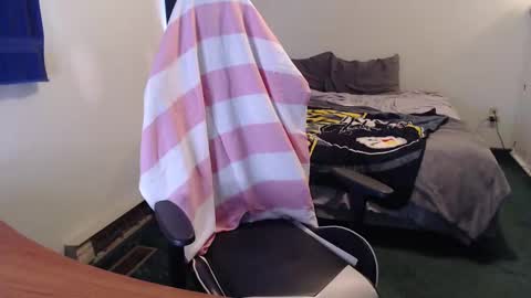 Snapshot of kuggy570 chatting on 10/26/25, 06:14 Kuggy online show from 10/26/25, 06:14