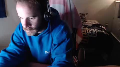 Snapshot of kuggy570 chatting on 11/16/25, 11:38 Kuggy online show from 11/16/25, 11:38