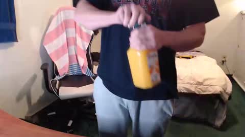 Snapshot of kuggy570 chatting on 12/04/25, 11:57 Kuggy online show from 12/04/25, 11:57