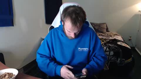 Snapshot of kuggy570 chatting on 12/17/25, 10:27 Kuggy online show from 12/17/25, 10:27