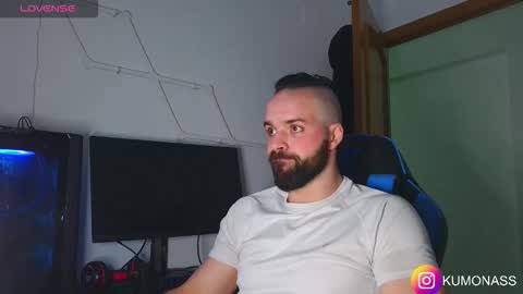 Snapshot of kumonass chatting on 11/19/25, 05:57 kumonass online show from 11/19/25, 05:57