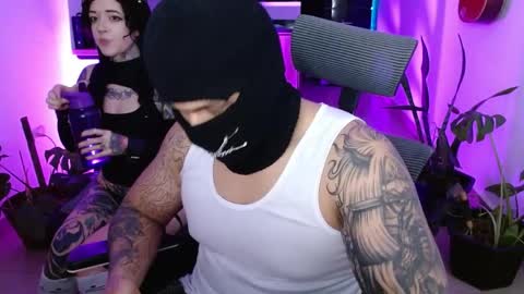 kuro_shir0 online show from 04/13/26, 12:49