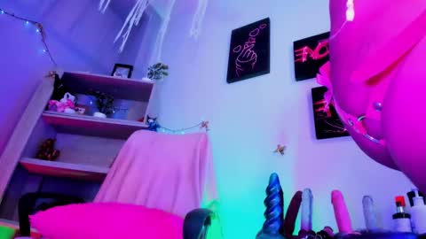 Snapshot of kuromi_bush chatting on 03/01/26, 09:00 IM KUROMI - MY NEXT STREAM - SATURDAY- 31 JANUARY 2026 - 10PM EST DONT MISS IT online show from 03/01/26, 09:00