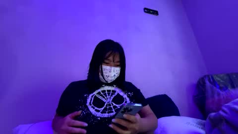 Snapshot of kuromixx444 chatting on 12/15/25, 02:10 kuromixx444 online show from 12/15/25, 02:10