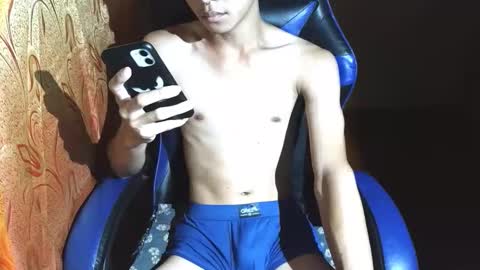 kurtxxx07 online show from 12/18/25, 10:27