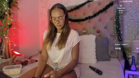 kyaraebony_ online show from 01/02/25, 03:26