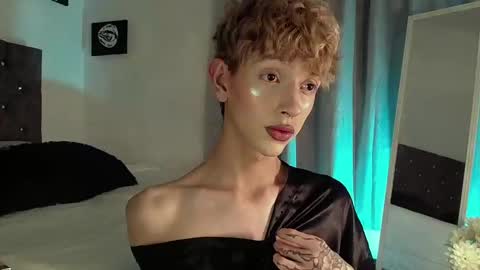 Snapshot of kyle__cooper chatting on 12/15/24, 02:19 Kyle Cooper online show from 12/15/24, 02:19