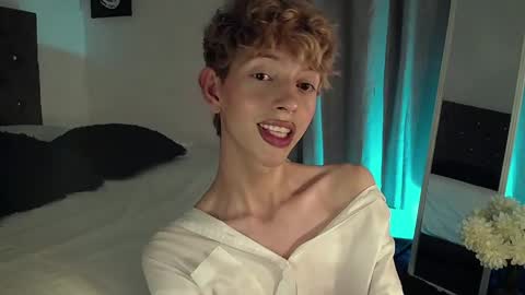 Snapshot of kyle__cooper chatting on 12/16/24, 07:26 Kyle Cooper online show from 12/16/24, 07:26