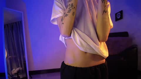 Snapshot of kyle__cooper chatting on 01/19/25, 09:01 Kyle Cooper online show from 01/19/25, 09:01