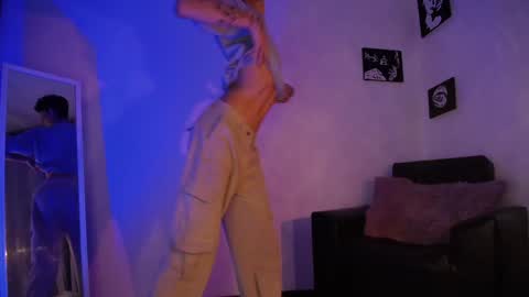 Snapshot of kyle__cooper chatting on 01/22/25, 04:34 Kyle Cooper online show from 01/22/25, 04:34