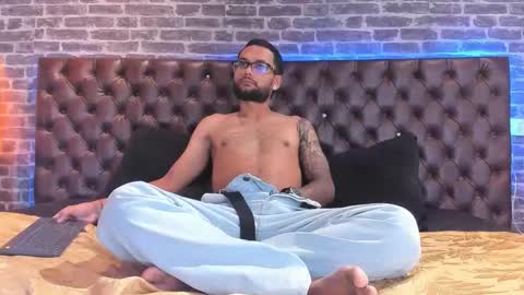 ---kylee--- online show from 03/23/26, 09:19