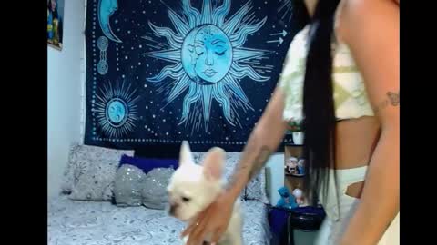 Snapshot of kylie_capricorn chatting on 11/23/25, 10:09 kylie online show from 11/23/25, 10:09