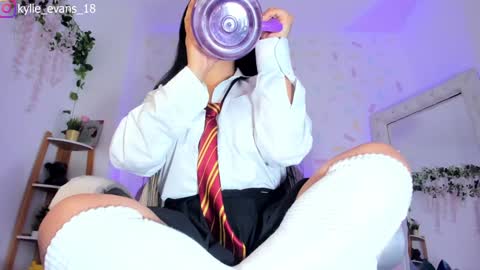 Kylie online show from 01/26/25, 04:20