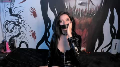 Snapshot of kylie_foxx1 chatting on 02/11/25, 08:26 submissive demon Please help me to reach 500 thumbs up online show from 02/11/25, 08:26
