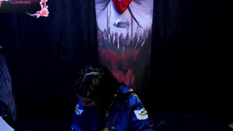 Snapshot of kylie_foxx1 chatting on 09/30/25, 10:37 submissive demon Please help me to reach 500 thumbs up online show from 09/30/25, 10:37