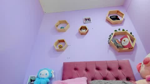 kylie gomez  online show from 03/18/26, 04:04