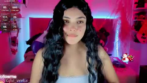 k ylie online show from 11/26/25, 12:00