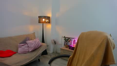 Kylie online show from 11/03/25, 04:52